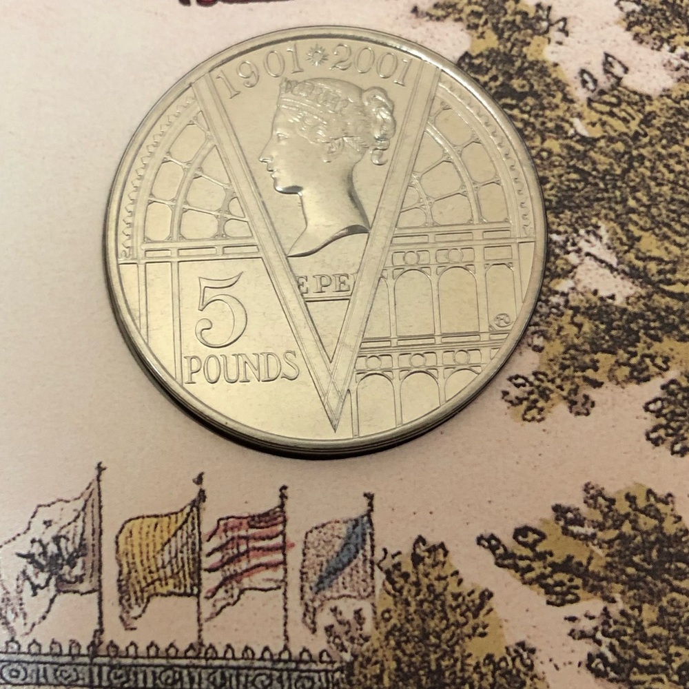 2001 £5 Victorian Memorial Coin